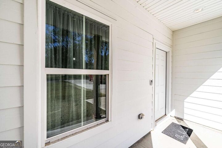 Property Photo: 841 Shannon Circle NE GA 30161