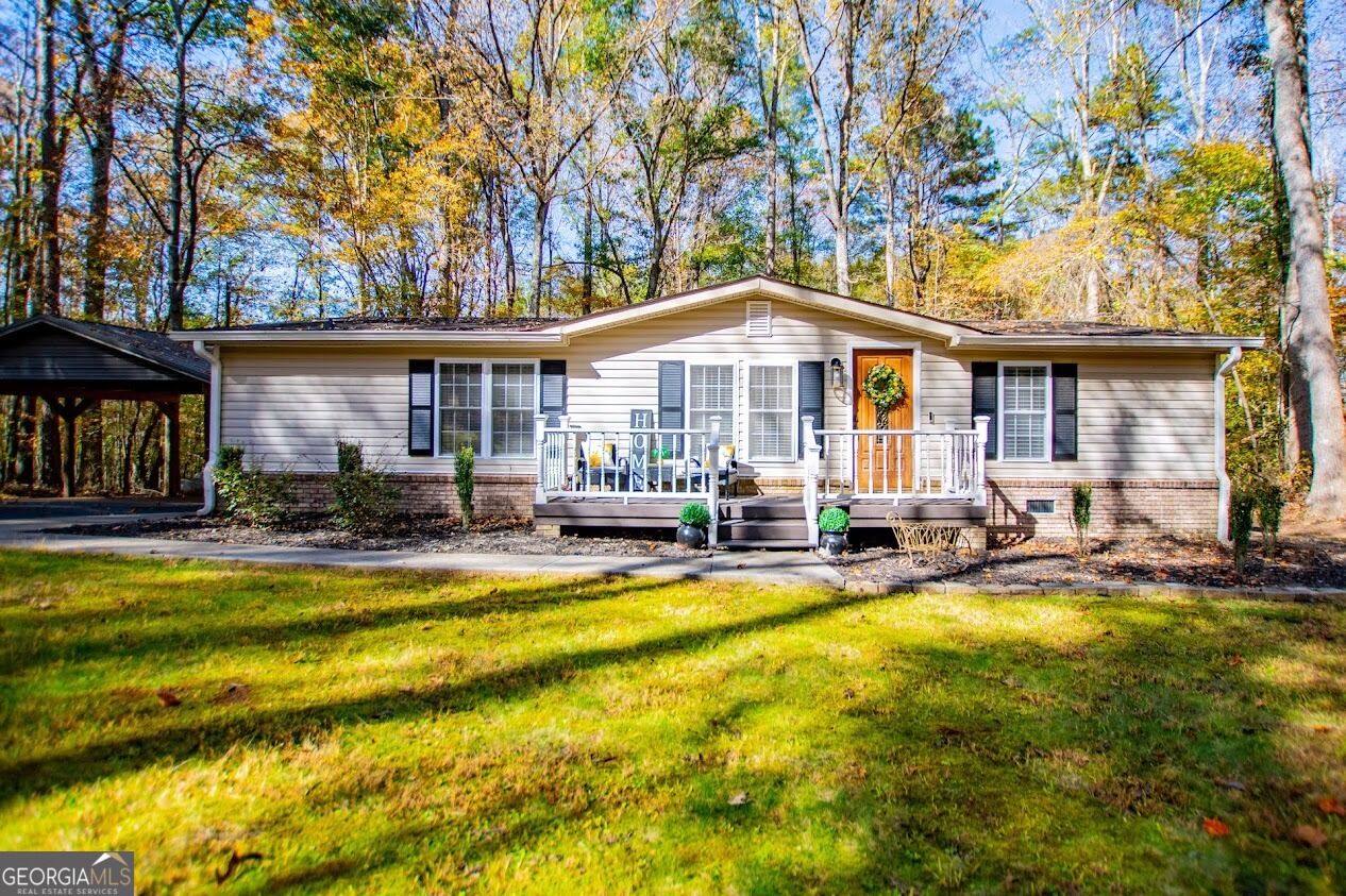 Property Photo:  140 Suburban Drive  GA 30179 