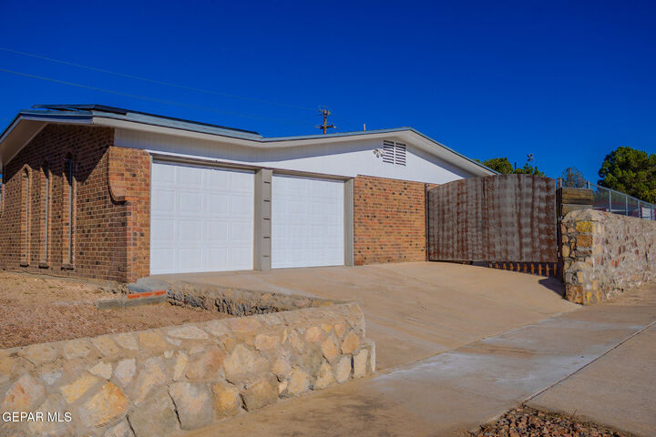 Property Photo: 2000 Solano Drive TX 79935