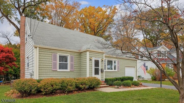 Property Photo:  172 Mohawk Dr  NJ 07016 