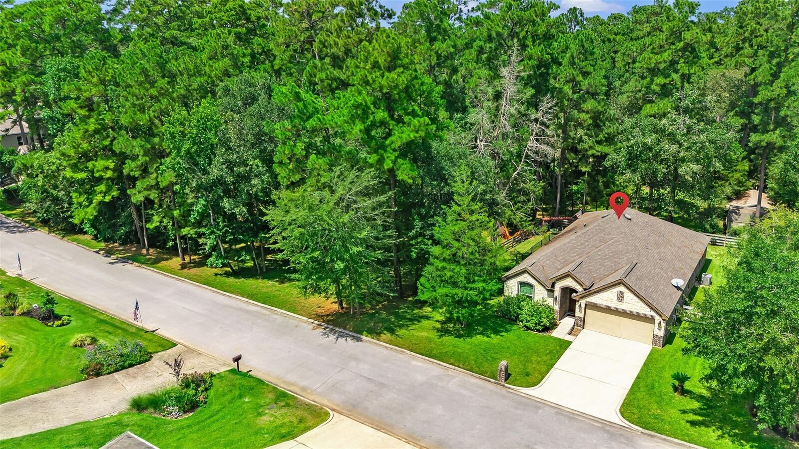 Property Photo: 9023 S Comanche Circle TX 77378