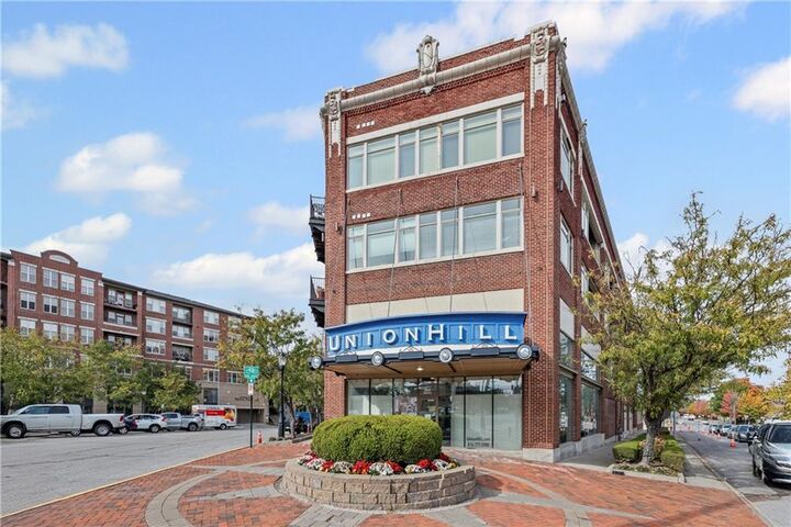 Property Photo:  2929 McGee Trafficway 305  MO 64108 