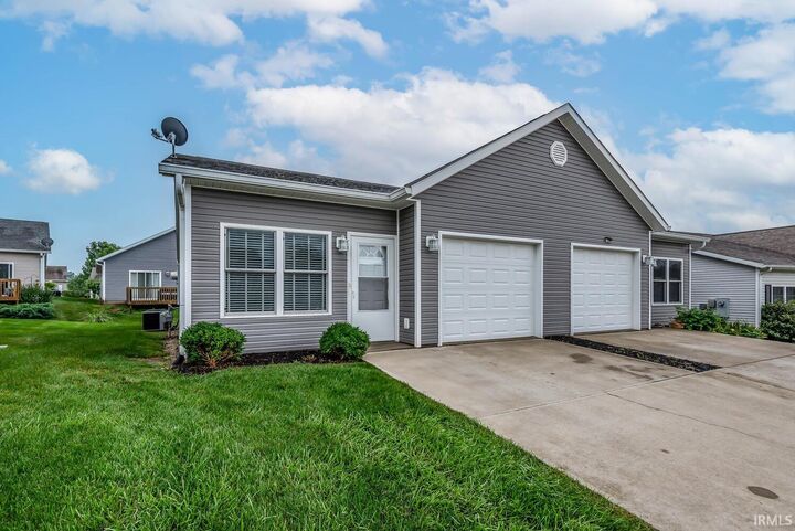 5733 W Monarch Court  Bloomington IN 47403 photo