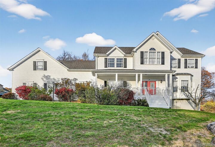 Property Photo:  8 Alloway Crescent  NY 10930 