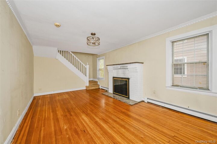 Property Photo:  218 Avery Place  NY 11516 