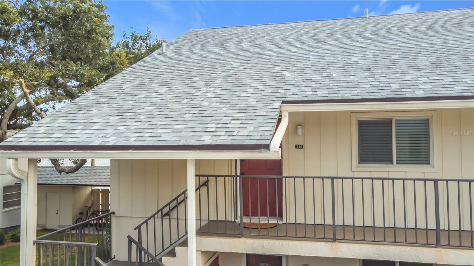 Property Photo: 516 Parkdale Mews 516 FL 34285