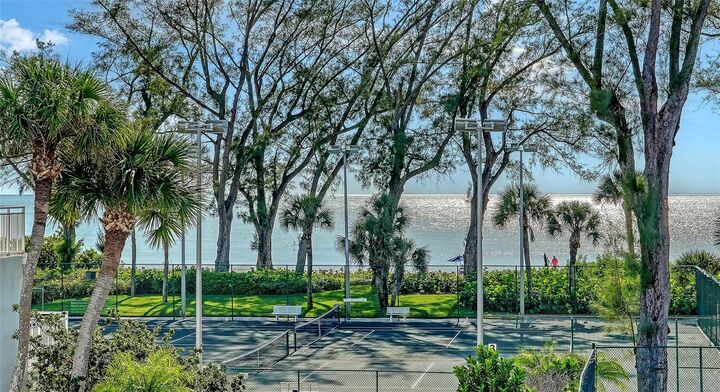 Property Photo:  5055 Gulf Of Mexico Drive 331  FL 34228 
