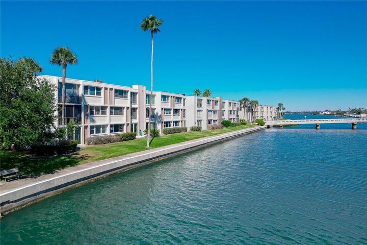 Property Photo: 7425 Bay Island Drive S 108 FL 33707