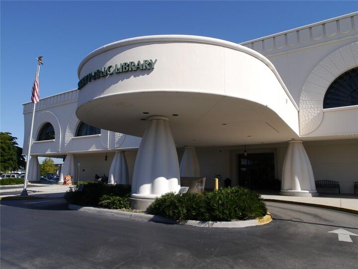 Property Photo: 631 N Orange Avenue 208 FL 34236