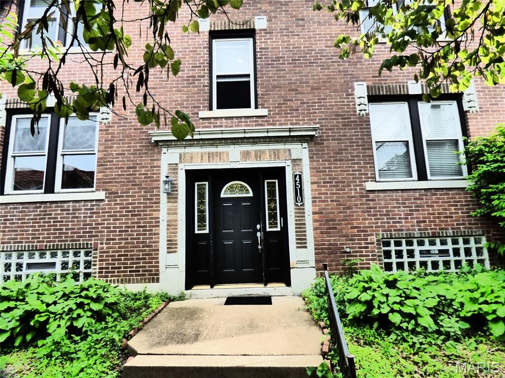 Property Photo: 4510 Wichita Avenue 2E MO 63110