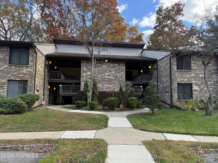 171 Amberly Drive G  Manalapan NJ 07726 photo
