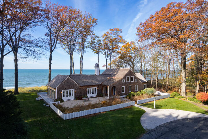 Property Photo: 2526 Lakeshore Drive MI 49408