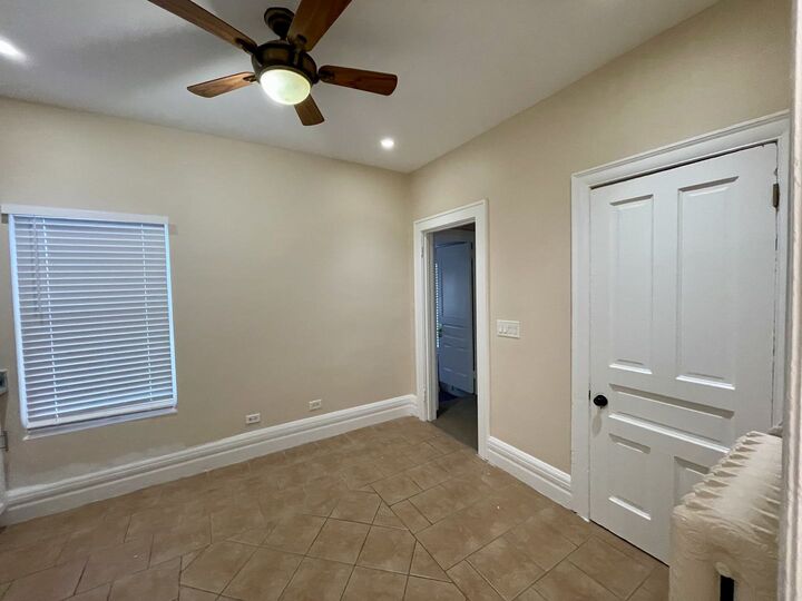 Property Photo:  72 N 4th Street N 4  IL 60505 