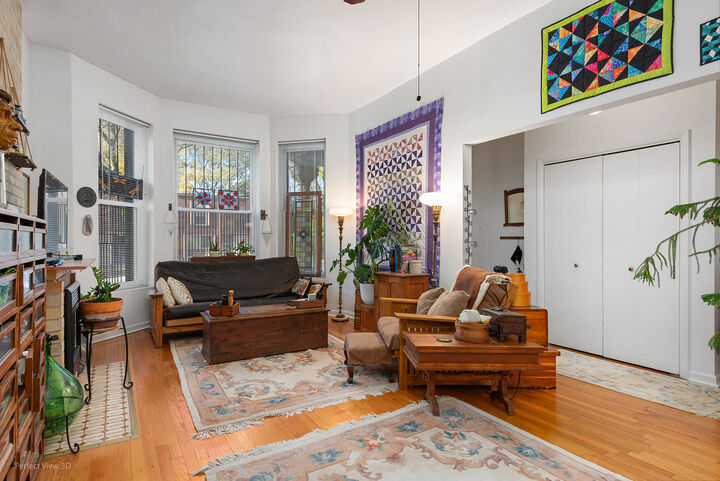 Property Photo: 5319 S Maryland Avenue IL 60615