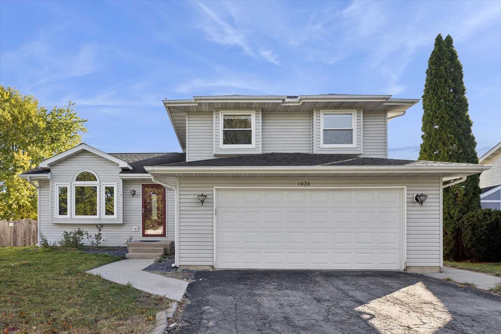 Property Photo: 1424 Phoenix Lane IL 60431