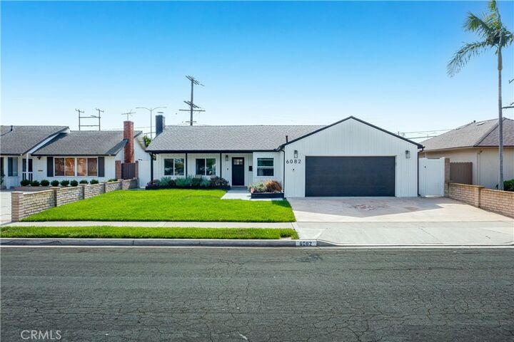 6082 Royalist  Huntington Beach CA 92647 photo
