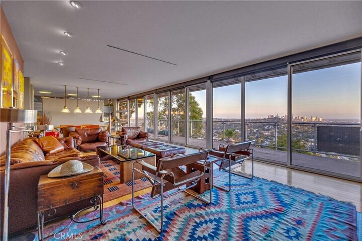 4022 Braeburn Way  Los Angeles CA 90027 photo