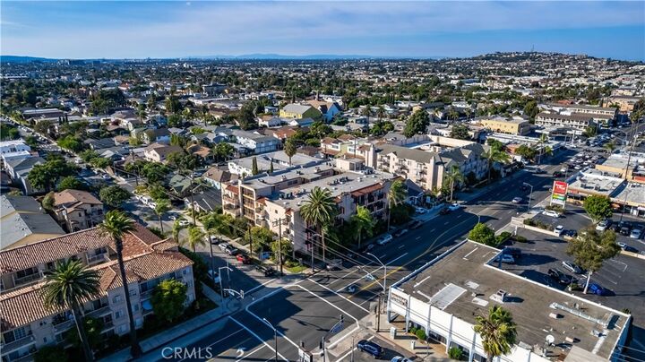 Property Photo: 605 Redondo 308 CA 90814