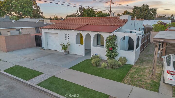 Property Photo:  721 E 59th  CA 90805 