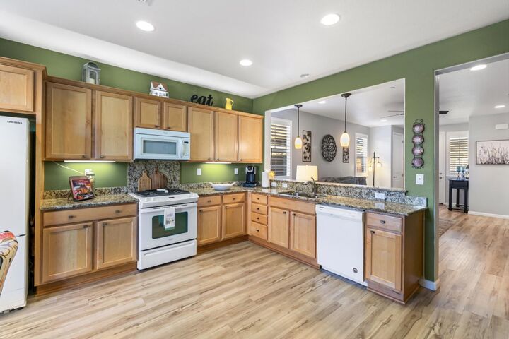 Property Photo:  7805 Dearne Way  CA 95757 