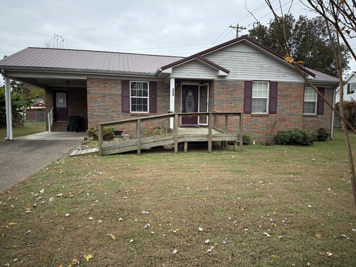 Property Photo:  601 2nd St  TN 38464 