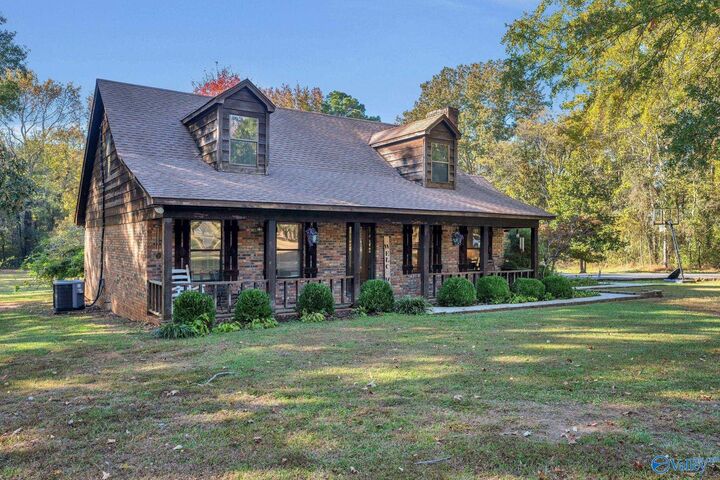 Property Photo: 4819 Indian Hills SE AL 35603