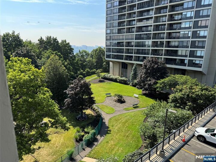 Property Photo:  6 Horizon Road 302  NJ 07024 