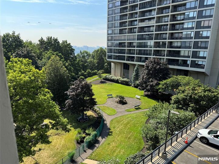 Property Photo:  6 Horizon Road 302  NJ 07024 