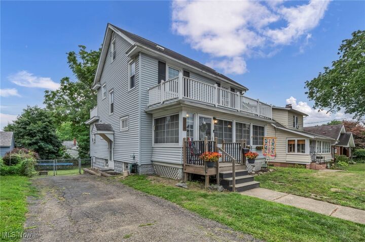 Property Photo: 308 E Baird Avenue OH 44203