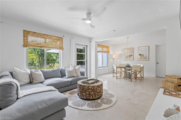 Property Photo: 1212 10th Ave N FL 34102