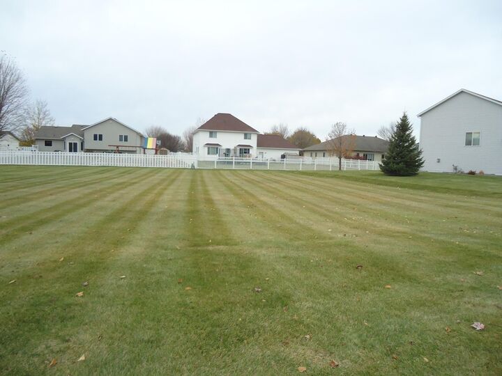 Property Photo:  4482 Riverwood Drive N  ND 58102 