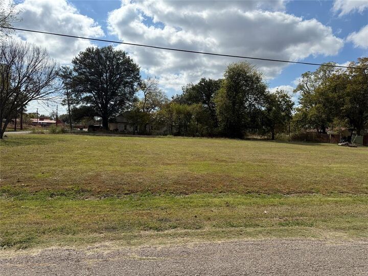 Property Photo:  0000 W Marshall Avenue  TX 75432 