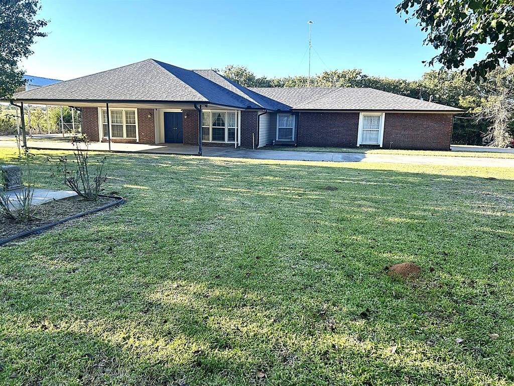 Property Photo: 1072 Wagonseller Road TX 76230