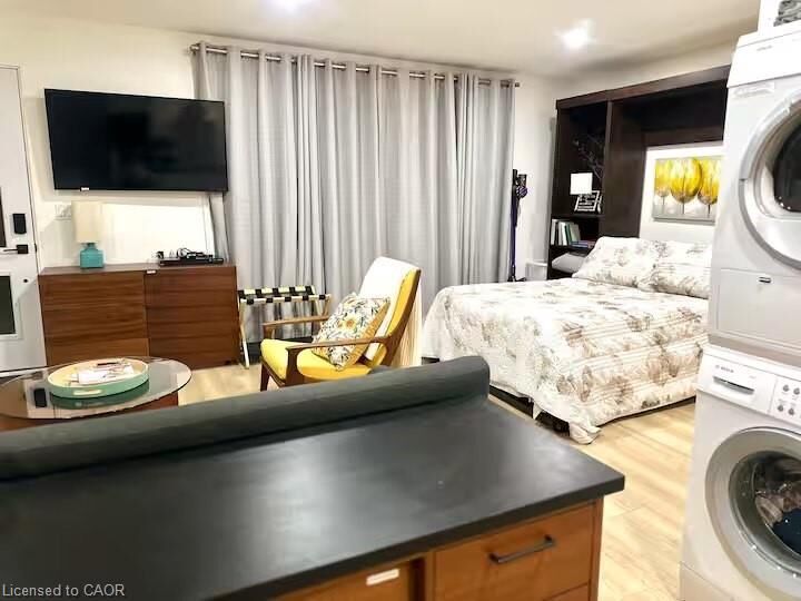 Property Photo: 43R Elizabeth Court ON L8S 2P5