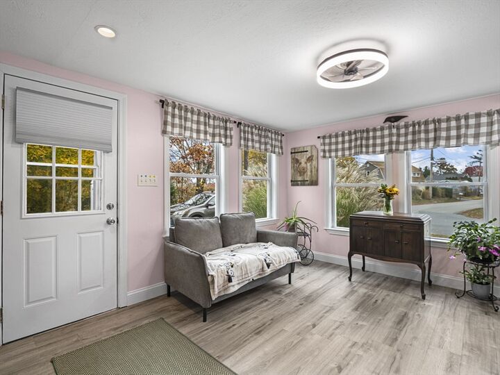 Property Photo:  8 Wilson Ln  MA 01886 