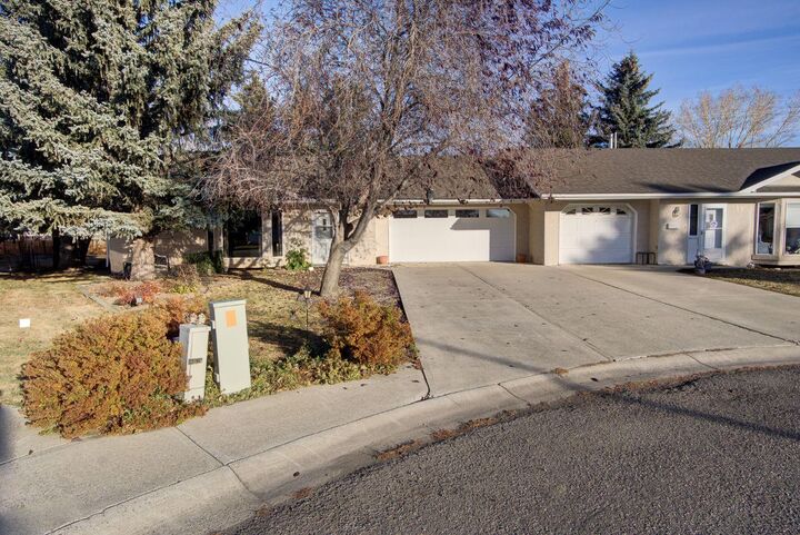 20 Chinook Crescent  Claresholm AB T0L 0T0 photo