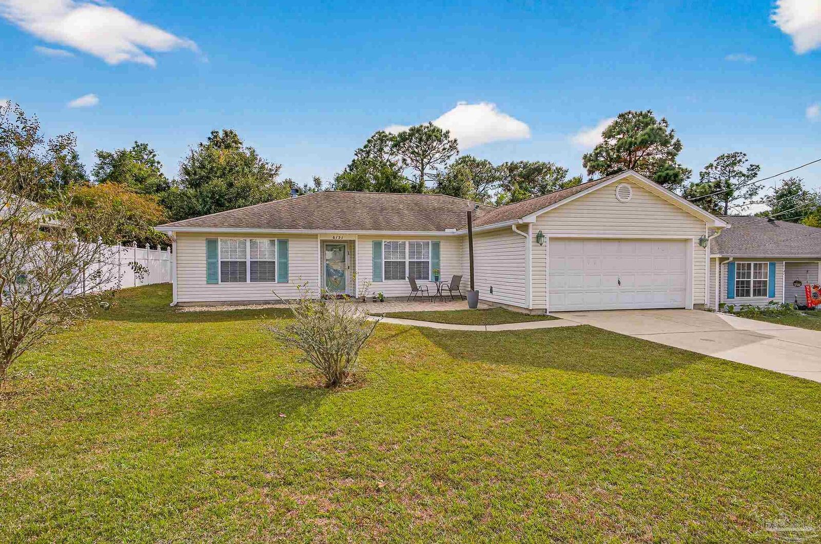Property Photo: 6151 Ashton Woods Cir FL 32570