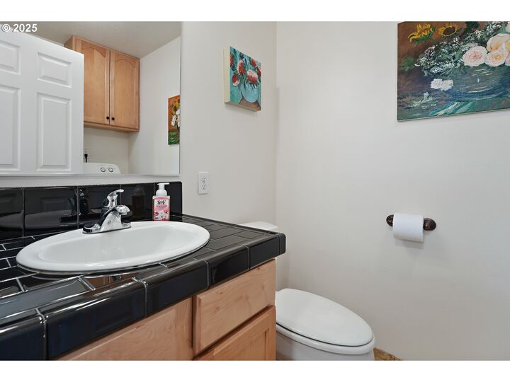 Property Photo: 417 Harris Ln OR 97045