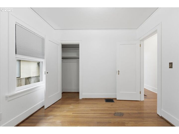 Property Photo:  4005 SE Boise St  OR 97202 