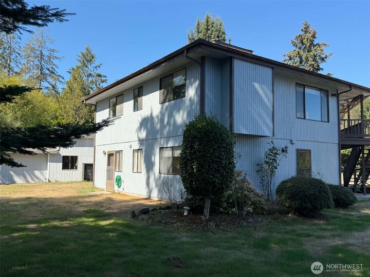 Property Photo:  80 NE Brook Place  WA 98588 