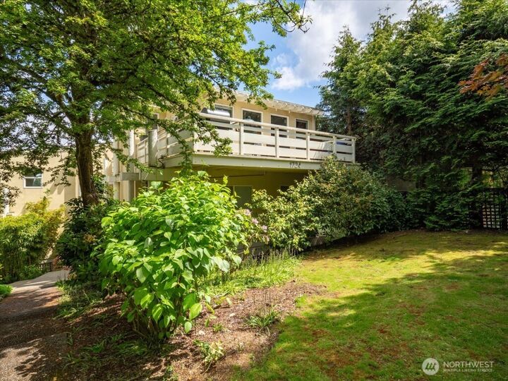 Property Photo: 1724 26th Avenue WA 98122