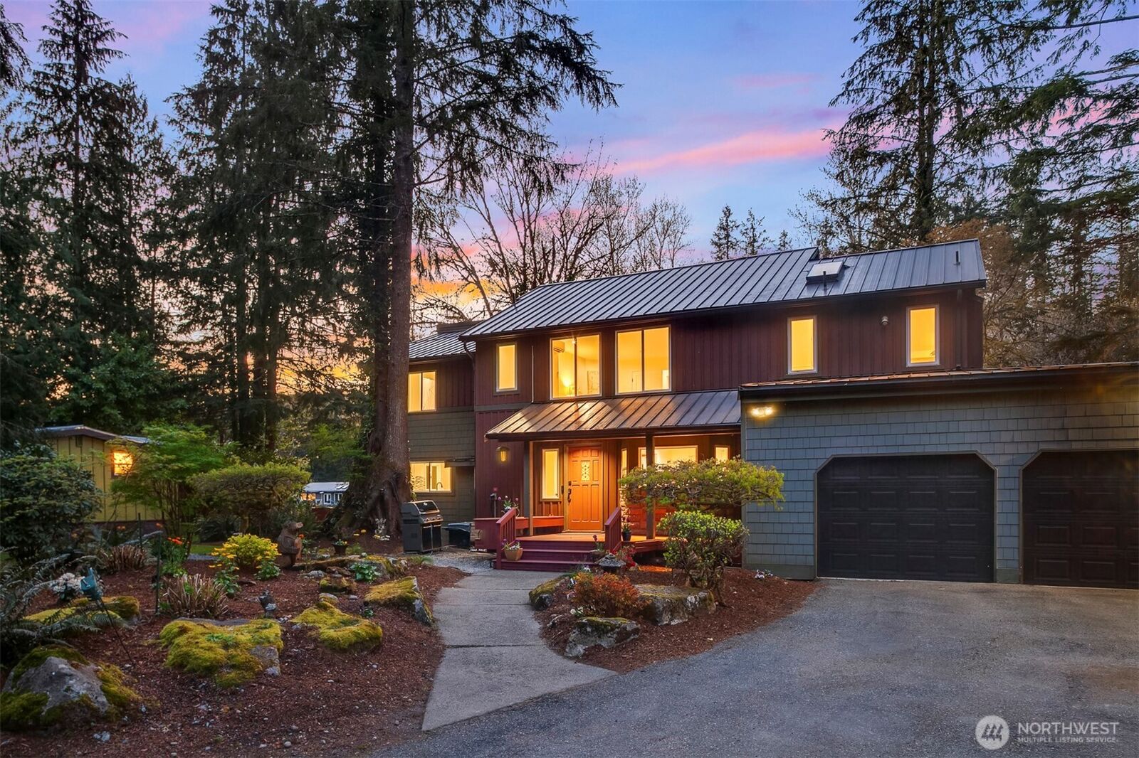 Property Photo:  7517  Moon Valley Road SE  WA 98045 