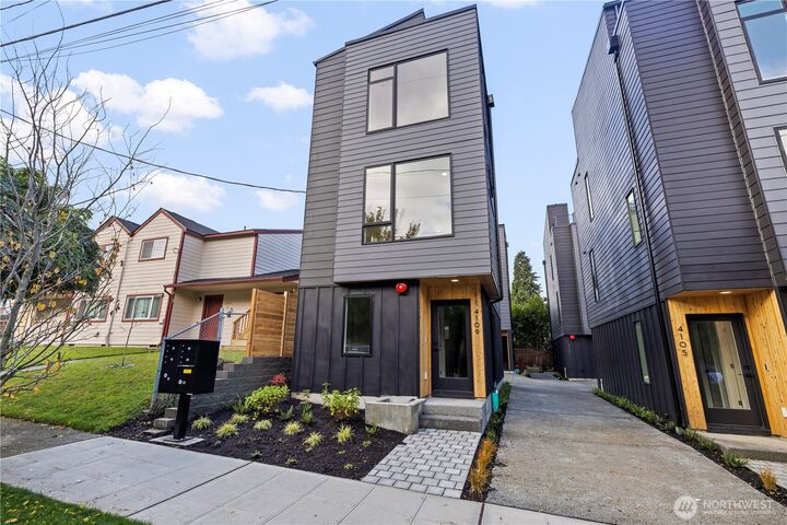 Property Photo: 4111 25th Avenue SW Lot C WA 98106