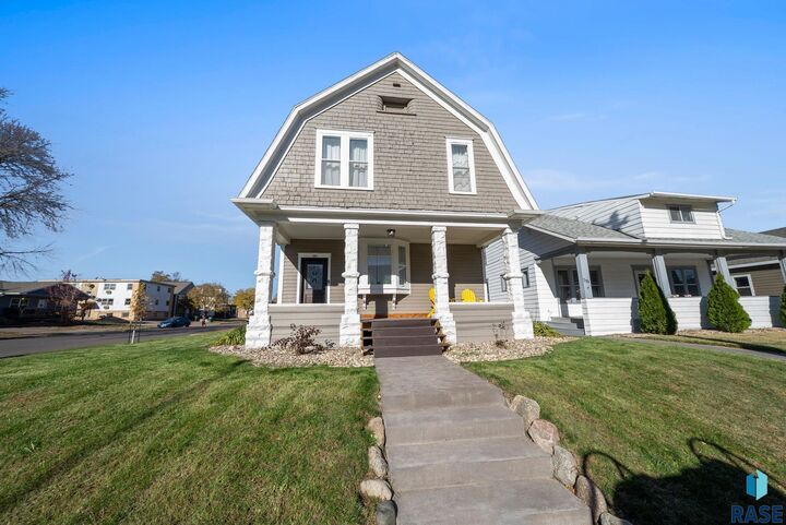 Property Photo: 520 W 14th St Street SD 57104