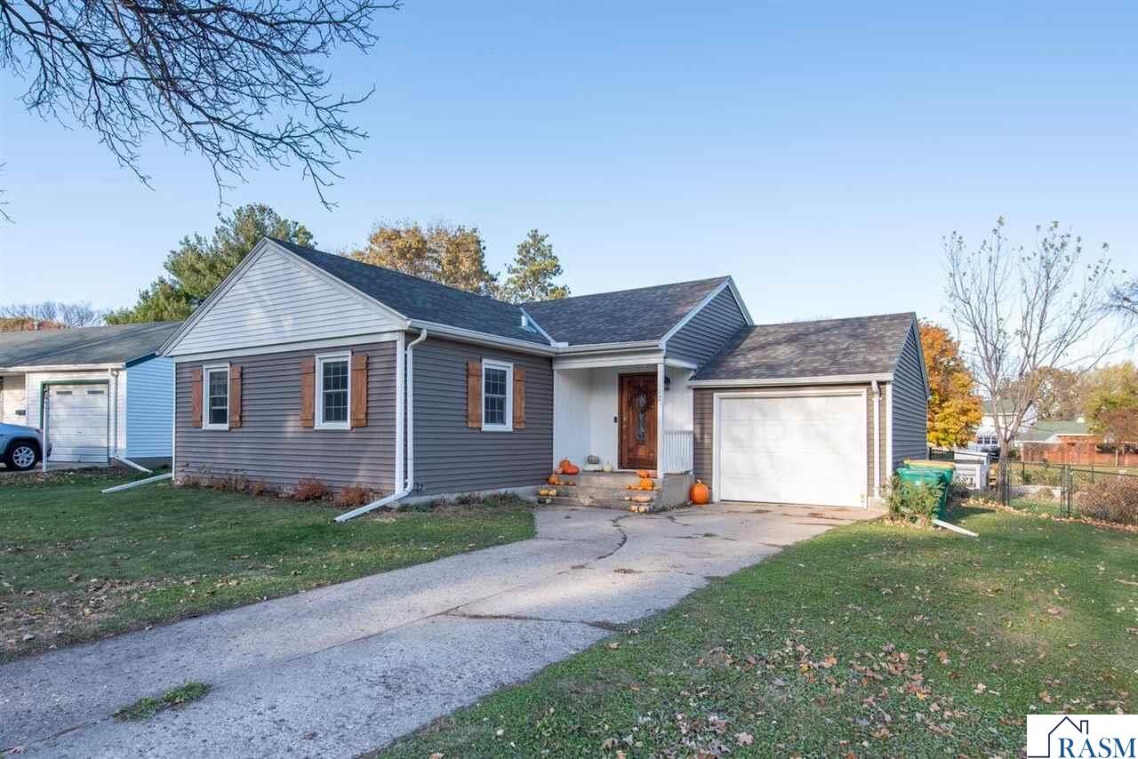 Property Photo: 112 N Park Lane MN 56058