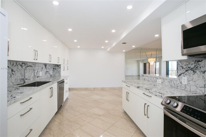 Property Photo: 1800 NE 114th St 2011 FL 33181