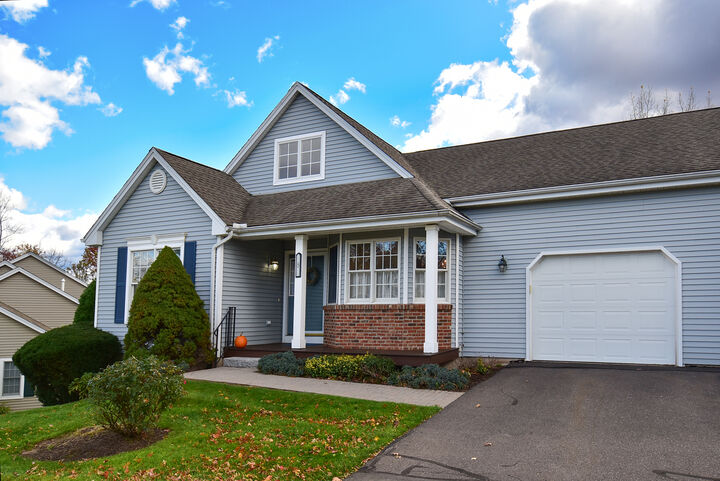 Property Photo:  5 Hudson Lane 5  CT 06095 