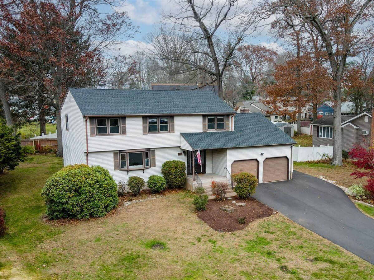 Property Photo:  252 Woodmont Drive  CT 06118 