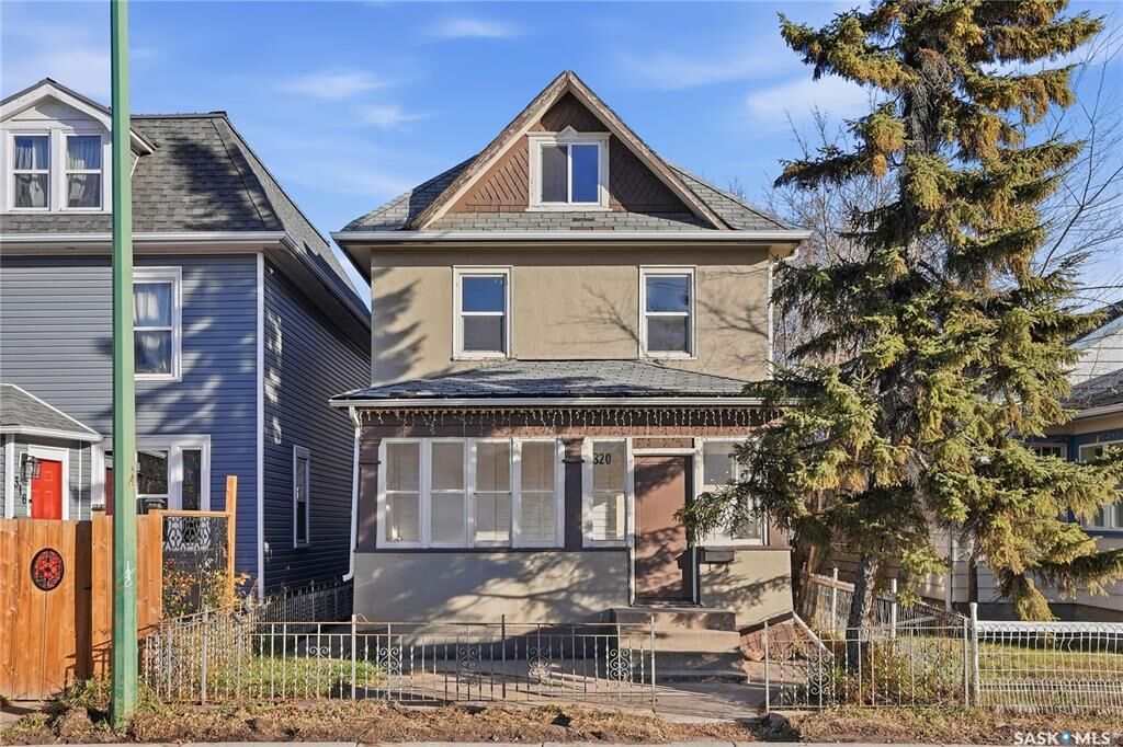 Property Photo: 320 D Avenue S SK S7M 1R1