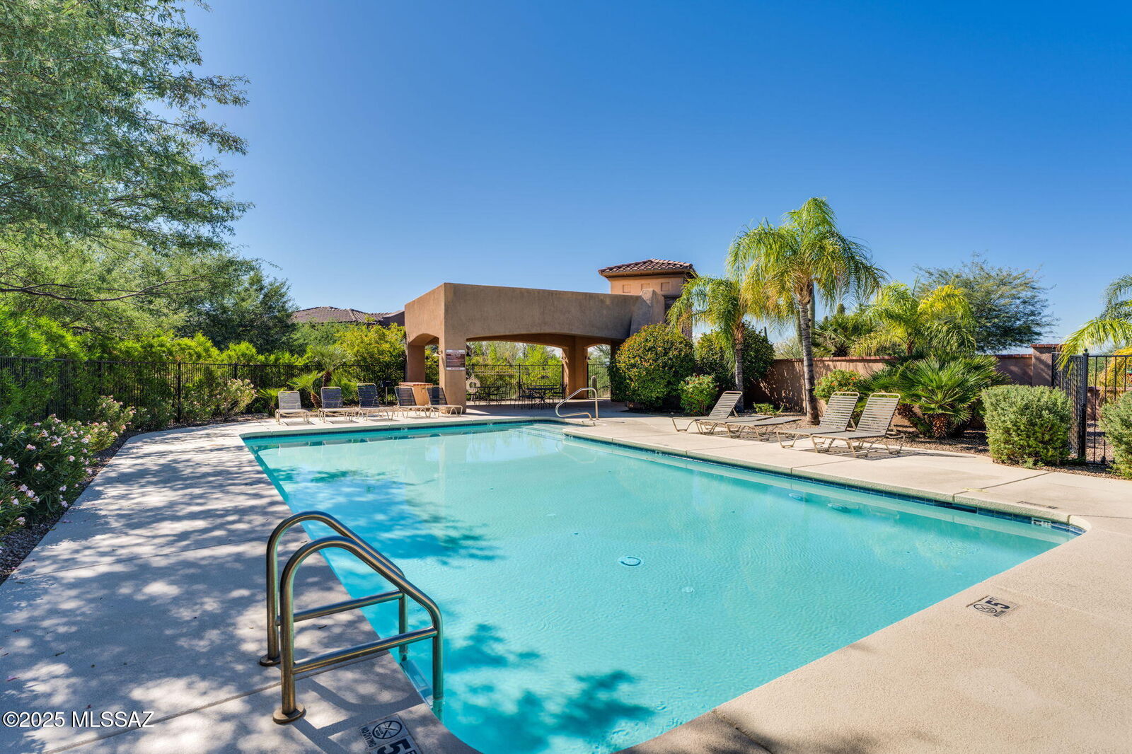 Property Photo: 5757 N Winding Woods Place AZ 85718